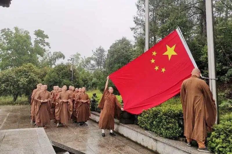 回归后主场首秀&多特三连胜，桑乔晒照致谢球队和球迷