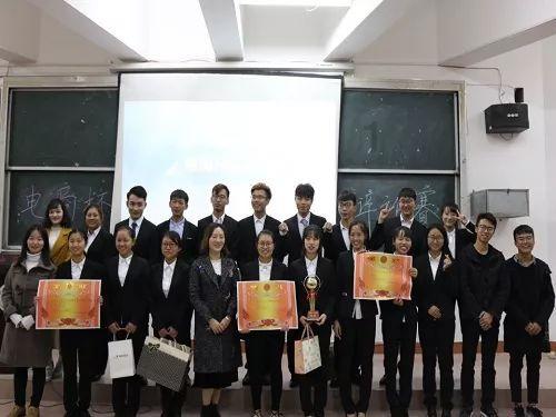 2023,电影人离开眼泪